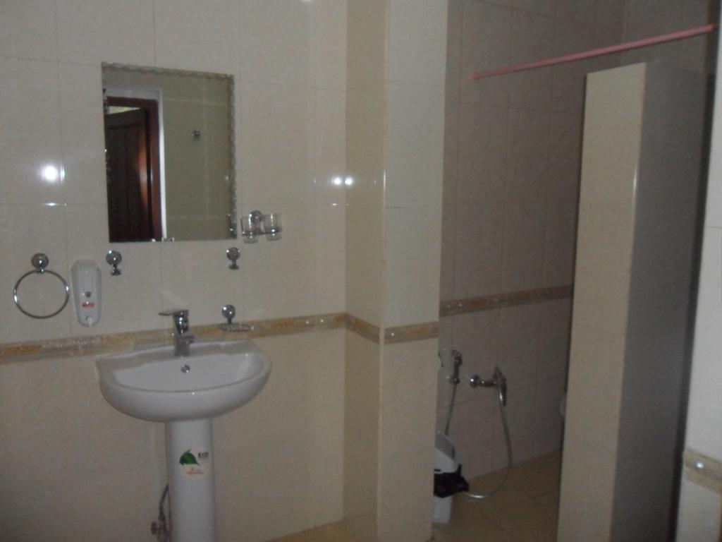 Kuze Hostel Almaty Eksteriør bilde