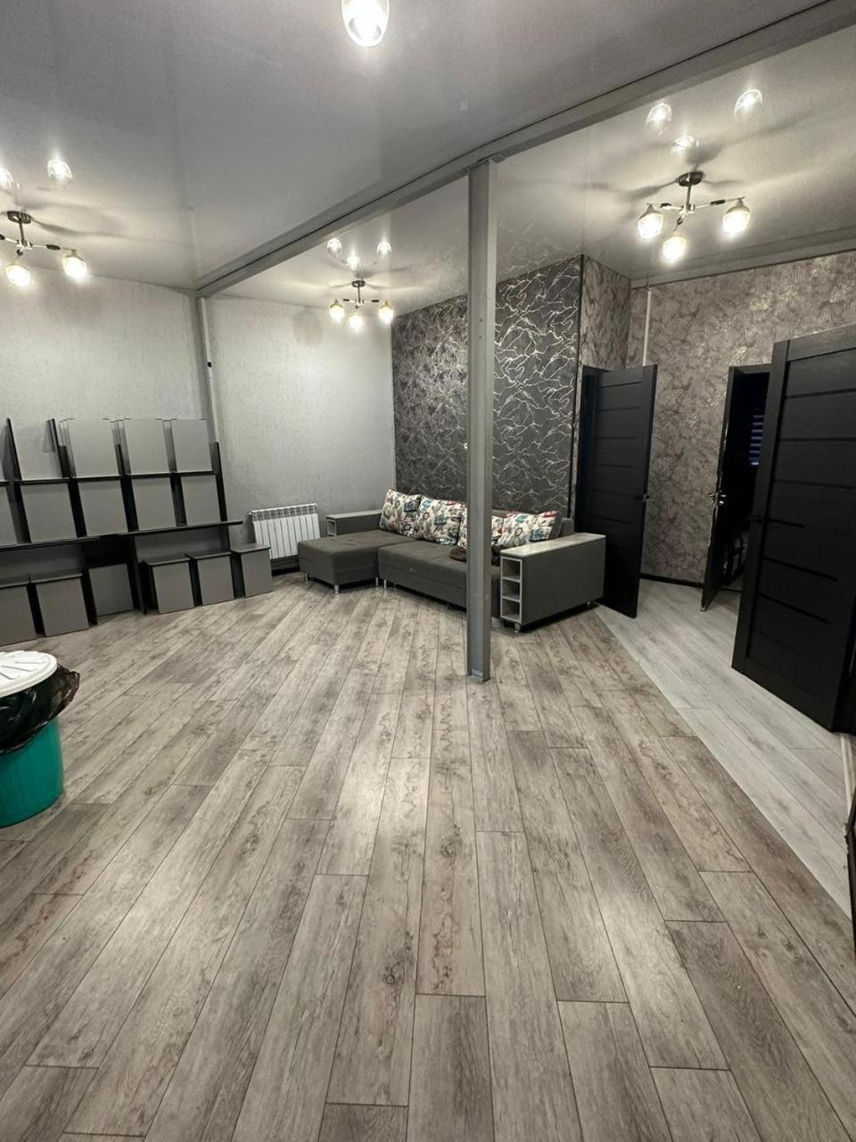 Kuze Hostel Almaty Eksteriør bilde