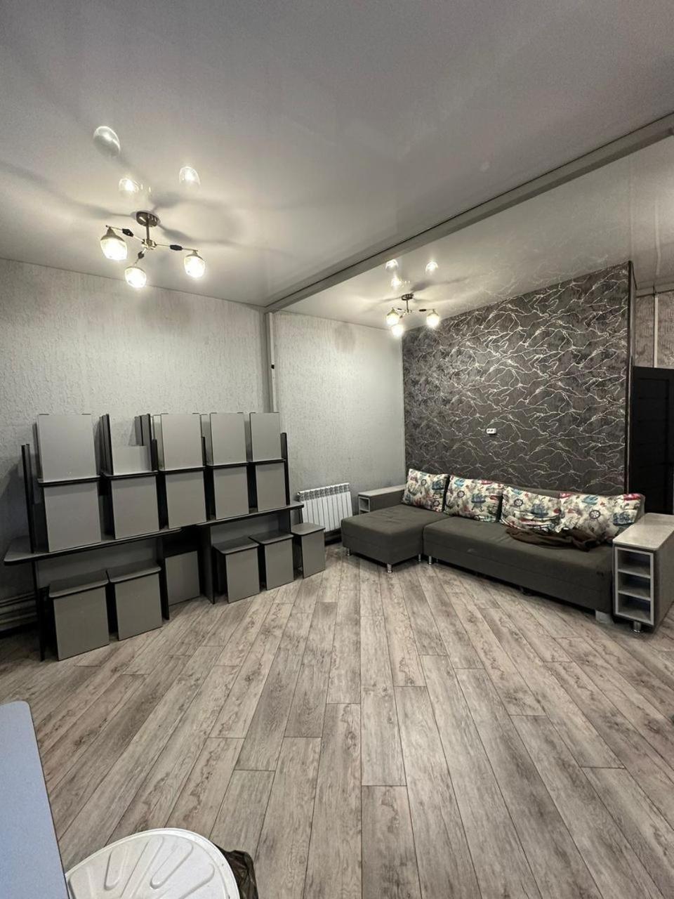 Kuze Hostel Almaty Eksteriør bilde