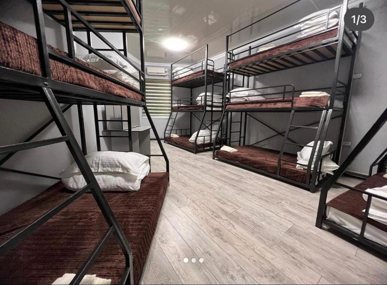 Kuze Hostel Almaty Eksteriør bilde