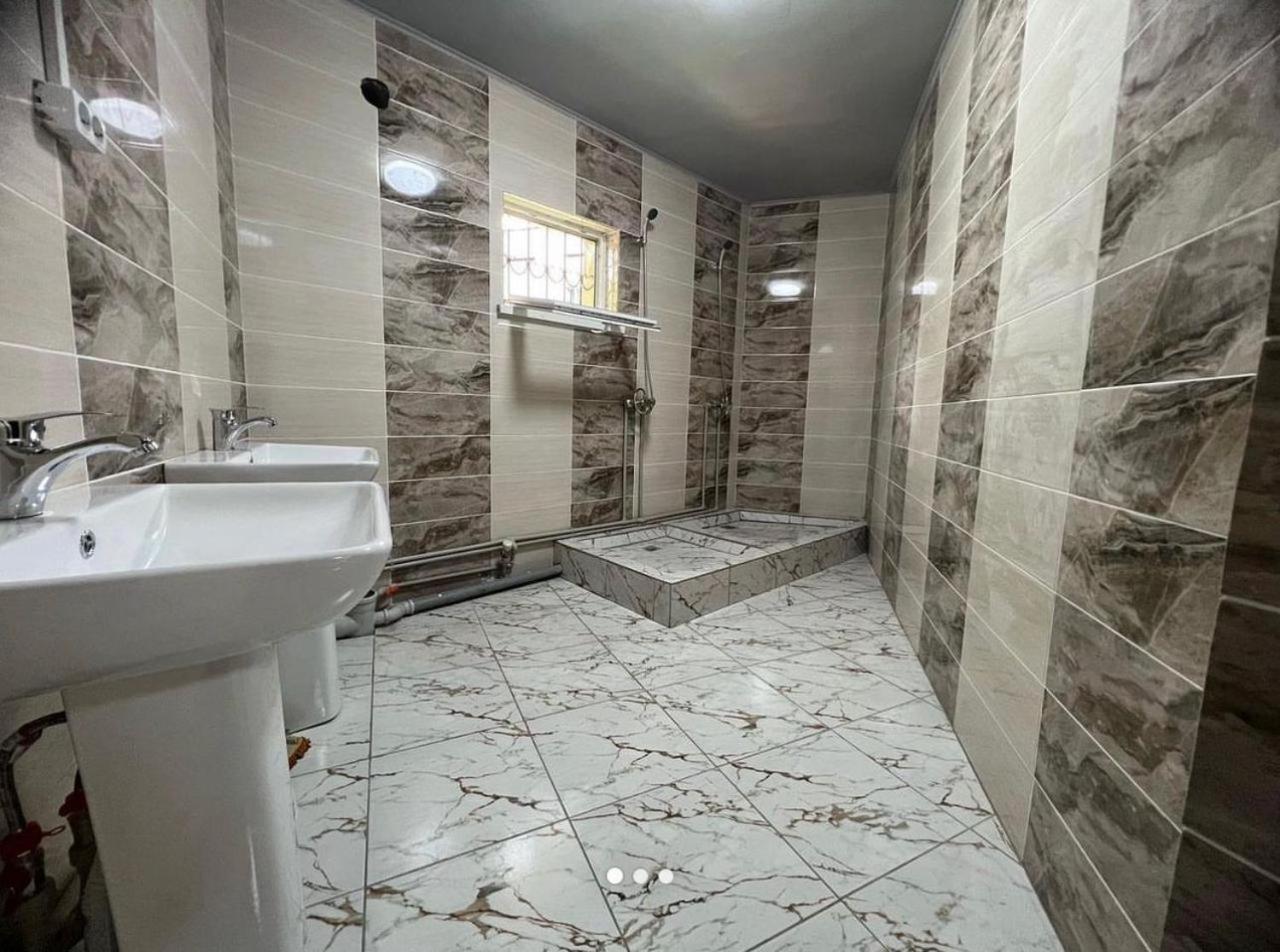 Kuze Hostel Almaty Eksteriør bilde