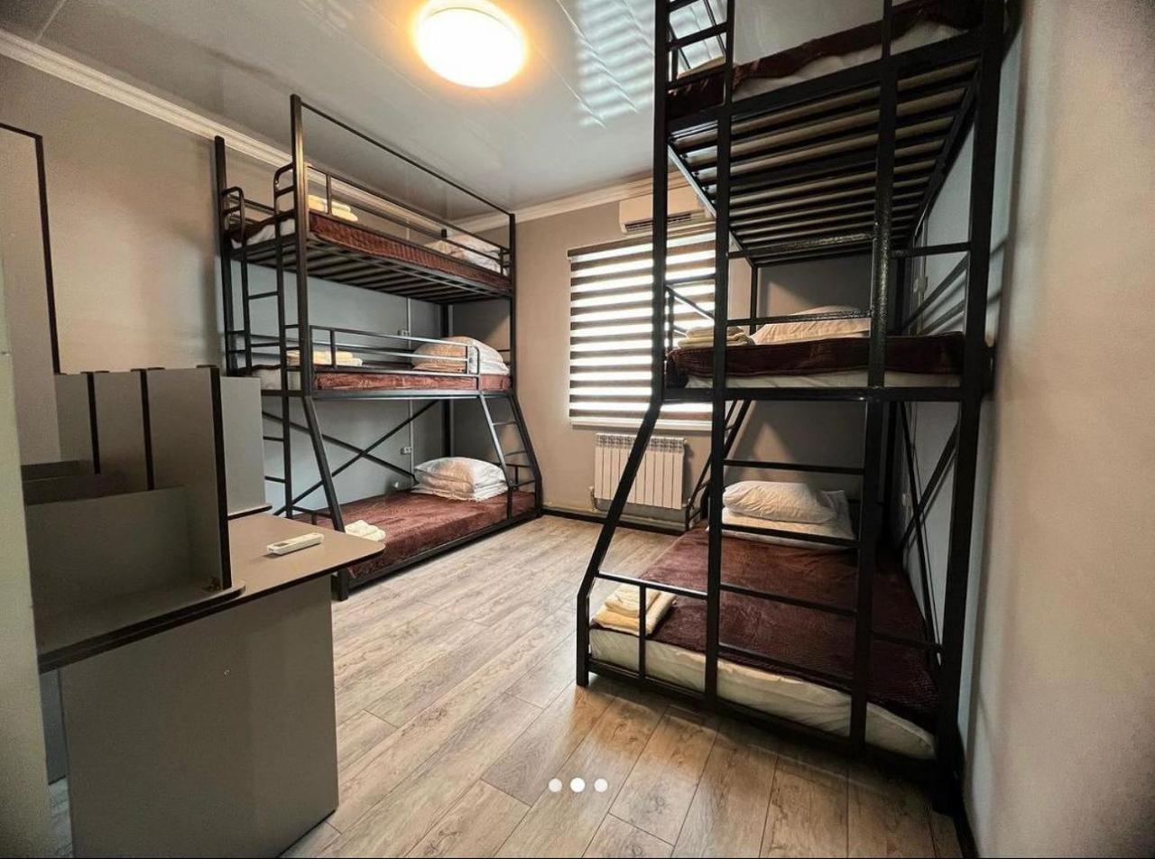 Kuze Hostel Almaty Eksteriør bilde
