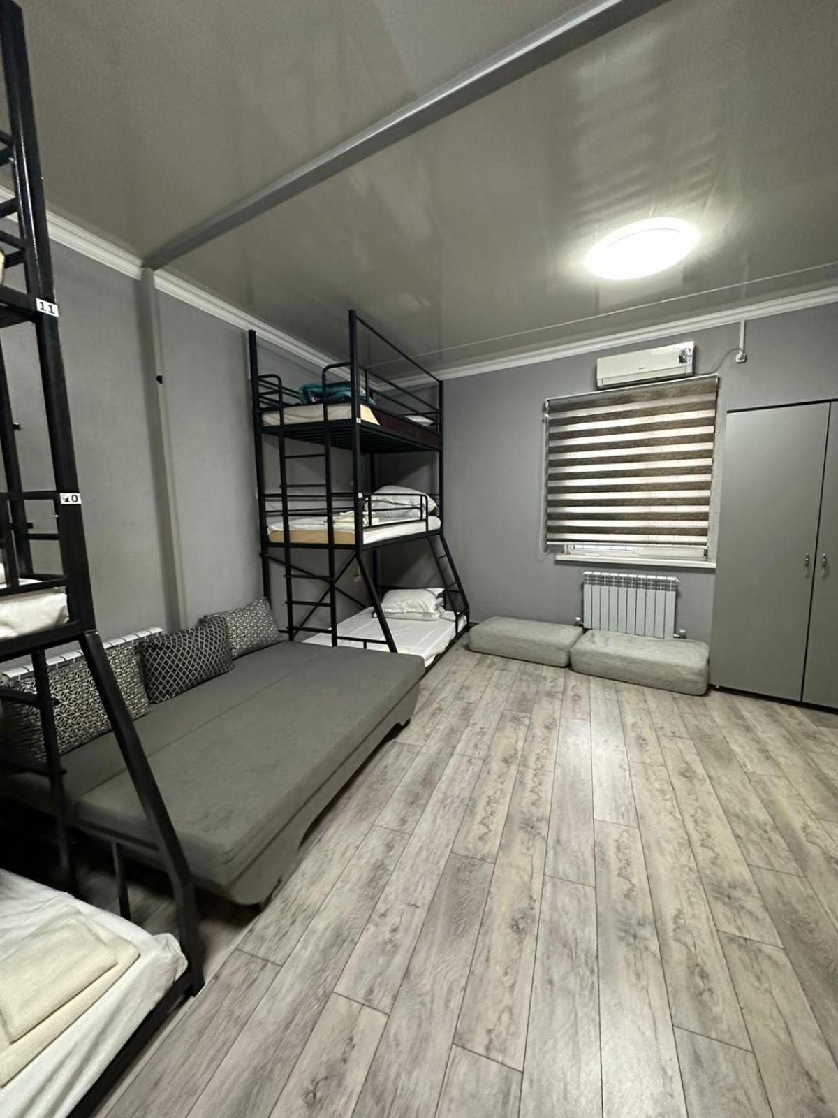 Kuze Hostel Almaty Eksteriør bilde